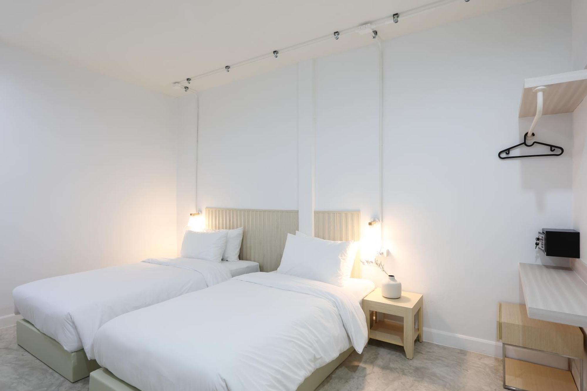 Lfour Hotel 3*